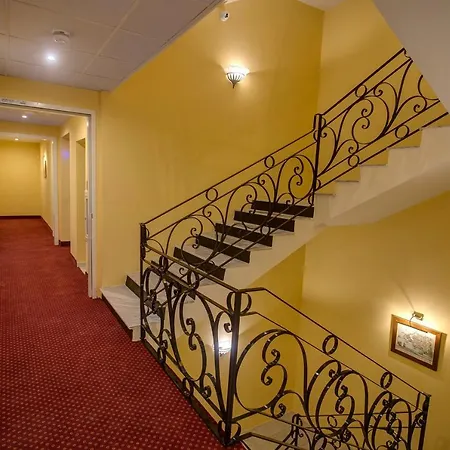 阿尔乐格酒店 酒店