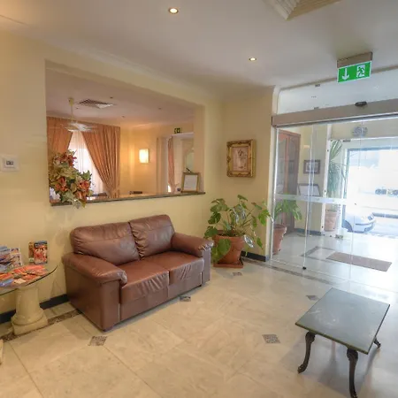 阿尔乐格酒店 3* Saint Julian's